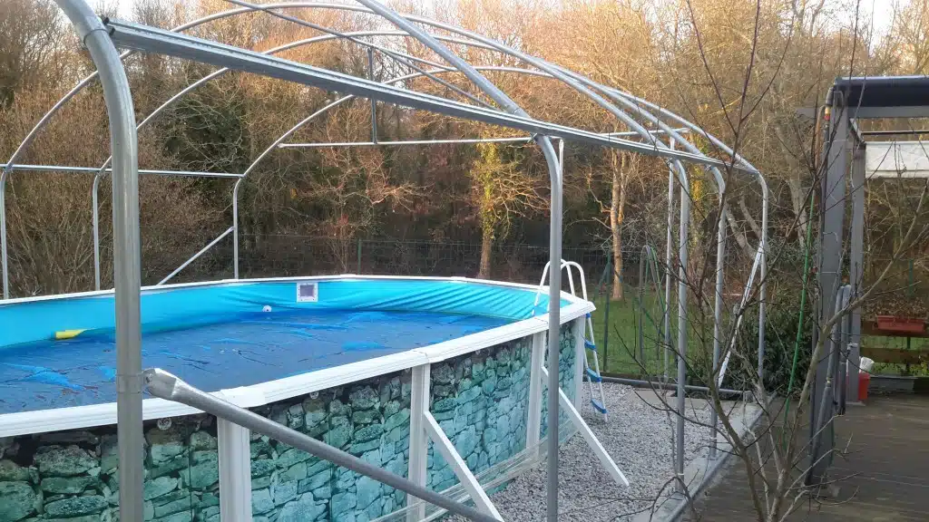 Comment construire un dôme pour votre piscine hors sol
