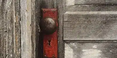 Comment ouvrir une ancienne serrure de porte sans clé - les méthodes pour ouvrir une porte de chambre sans clé