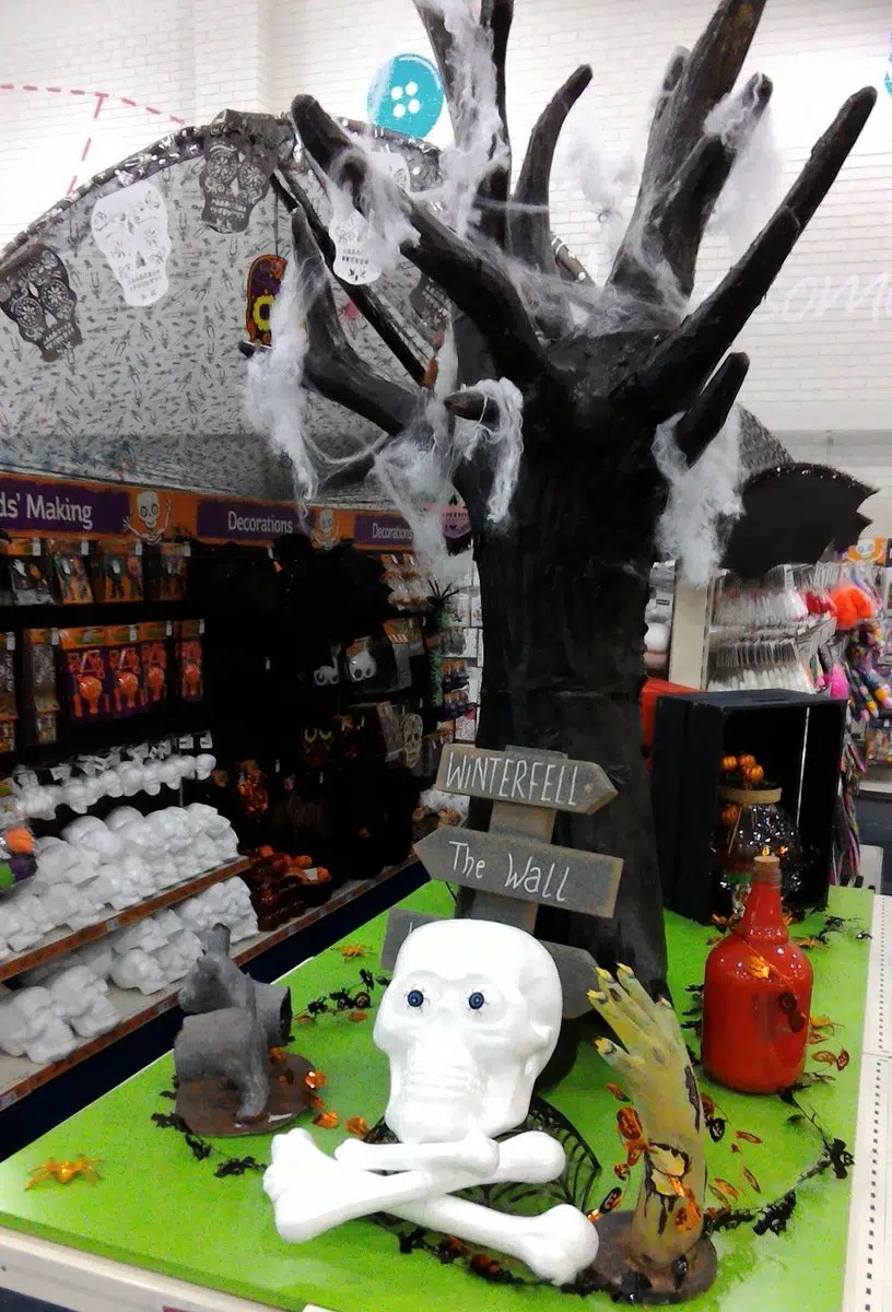 Spooky Halloween Decor