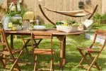 Table et chaises de jardin