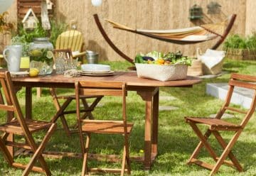 Table et chaises de jardin