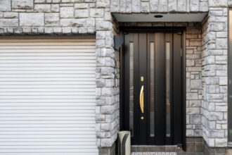 Comment choisir une solution de réparation ou d’installation de volets adaptée à son logement ?