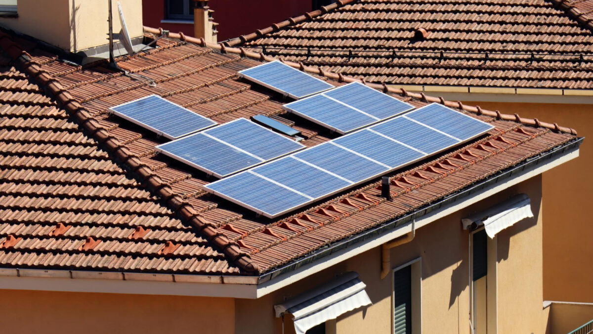 Développement de panneaux solaires nouvelle génération : vers une énergie plus propre !
