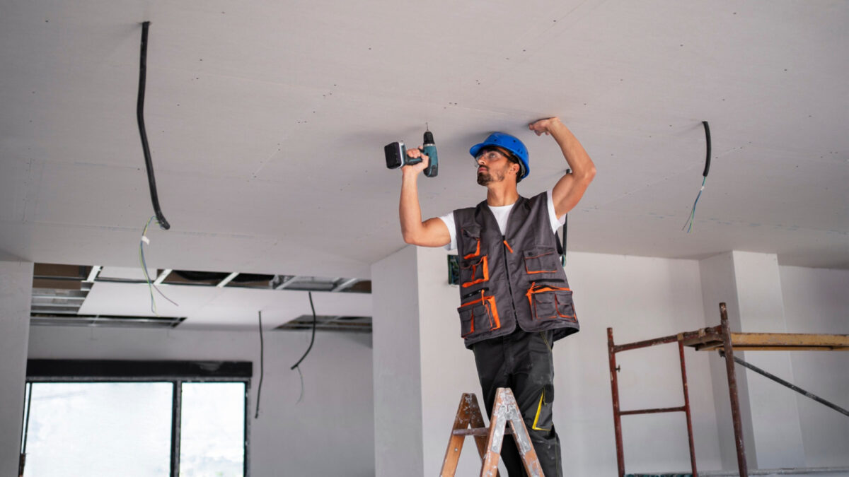 Resserage : la clé d'une finition de plafond impeccable !