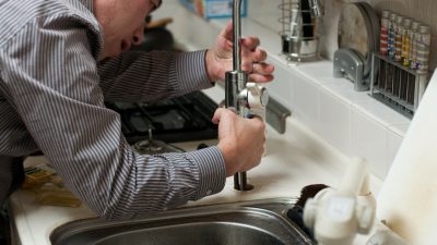 Seyne-sur-Mer : pourquoi et comment trouver un plombier pour une urgence ?