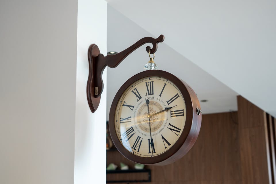 une horloge qui dynamise votre pièce 3