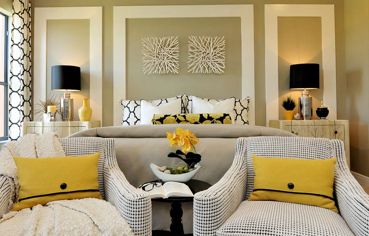 Western Style Bright Color Walls